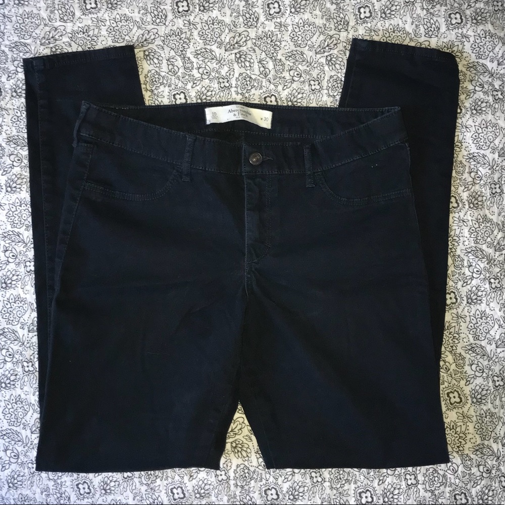 Abercrombie & Fitch Navy Skinny’s